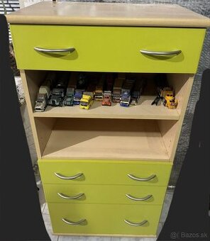 Skrinka so šuflikmi