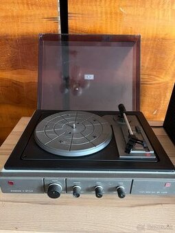 Gramofón Tesla NZC-041 DE LUXE