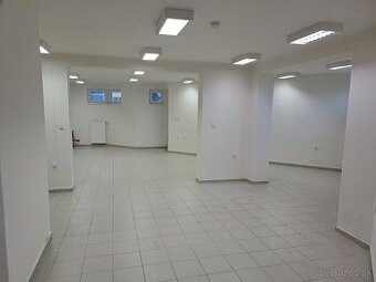 Kancelárske, Obchodné priestory v Trenčianskej Turnej