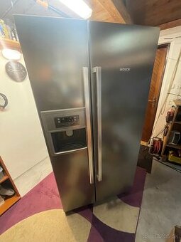 Americka chladnicka s vyrobnikom ladu