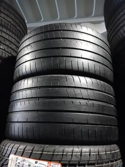 305/30R21 Goodyear Eagle F1