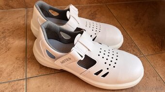 Bezpečnostné sandále ARTRA veľ.38