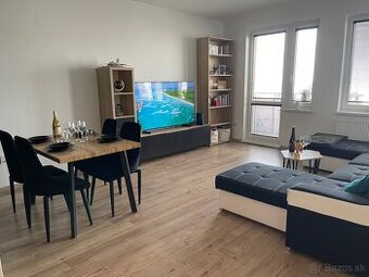 Na prenájom: Krásny 2-izbový byt – Vyšehradská ulica