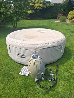 Vyrivka (jacuzzi) Bestway Lay-Z-Spa Paris