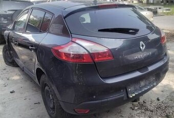 Renault Megane 1.6 2011 predám PIATE DVERE, NÁRAZNÍK, SVETLO