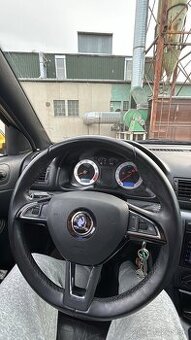 Multifunkčný trojramenný volant Octavia 3
