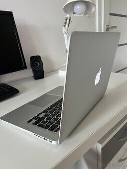MacBook Air 13 (2017)