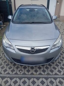 Opel Astra SPORTS TOURER - 1