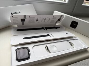 Apple Watch SE 2020 44mm Space Grey Aluminum Case