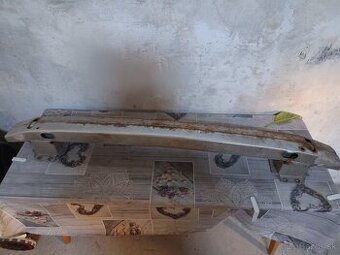 Výstuha zadného nárazníka Toyota Corolla Verso D4D