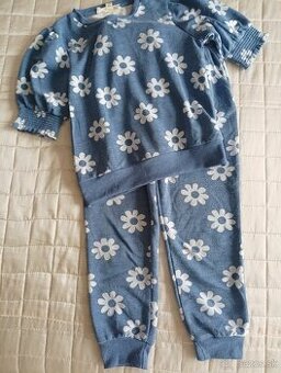 Dievčenské pyžamo/domáce oblečenie na 6 rokov