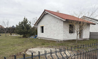 Rozostavaný rodinný dom na veľkom pozemku - Dolný Štál