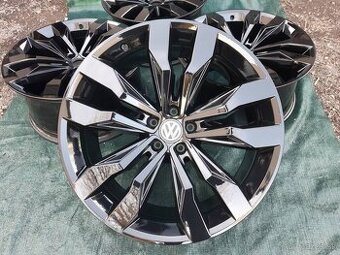 Alu disky Volkswagen Touareg R21 Suzuka černá