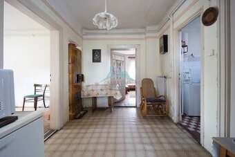 Pevný tehlový dom (77 m²) na rozľahlom pozemku (1672 m²) – I