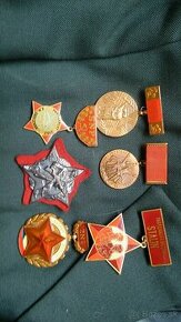 Medaili za boj v SNP, , križ za za verosť,rád SNP a pod.