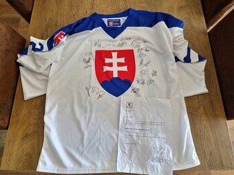 DRES - Podpísaný slovenský hokejový reprezentačný dres.