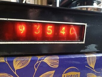 Amatersky vyrobeny elektronkovy budik
