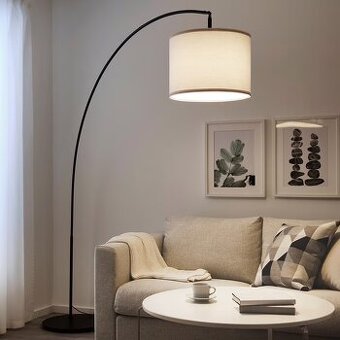 RINGSTA Tienidlo Ikea