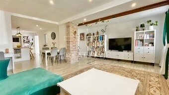 4i Zrekonštruovaný rodinný dom s veľkým pozemkom a...