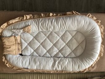 Veľké hniezdo Jukki s podložkou