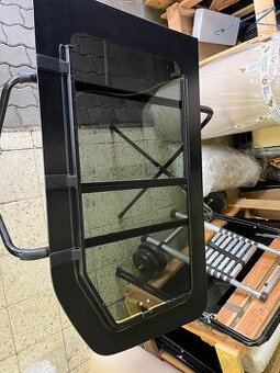 boční sklo iveco daily 2014 levé posuvné sklo vada