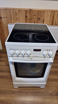 Elektrický sklokeramický šporák Elekrtrolux