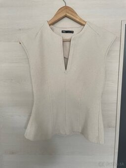 Zara vesta s obsahom vlny