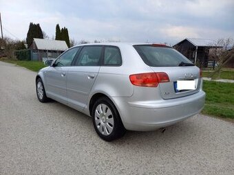 Audi A3 Sportback 1.6 i,75Kw(105Ps) Comfort-line