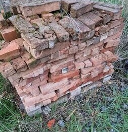 Darujem staré tehly