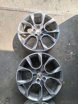 Predám 2ks ŠKODA EXTREM r19