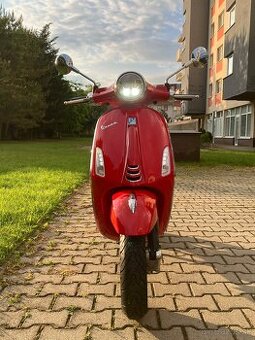 NA PREDAJ VESPA Primavera 125