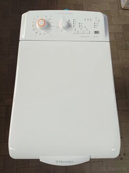 Práčka Electrolux plnená zhora