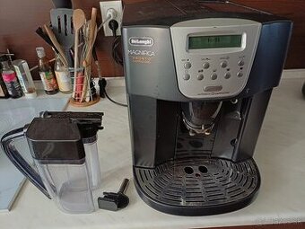 Predám kávovar značky Delonghi Magnifica