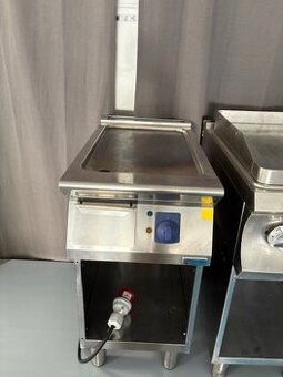 Grilovacia platňa Electrolux