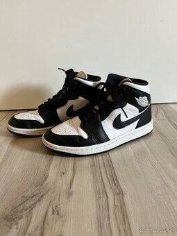 WMNS AIR JORDAN 1 MID 365 - 1