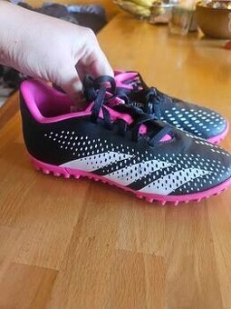 Turf Adidas