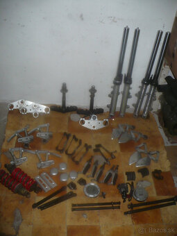 Yamaha FZS 600 Fazer r. 2000-díly ze dvou motorek