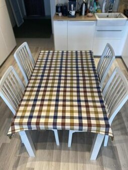 Jedalensky IKEA stol so stolickami