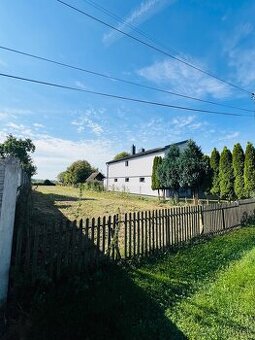 Ponúkame na predaj stavebný pozemok s výhľadom na hrad Čičva