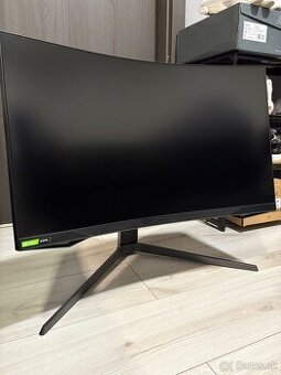 Samsung Odyssey G7 (27)