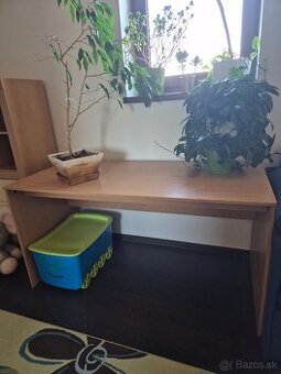 Písací stól