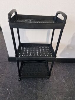 Regál plastový na koliečkach