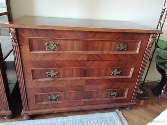 Masívny nábytok v barokovom štýle