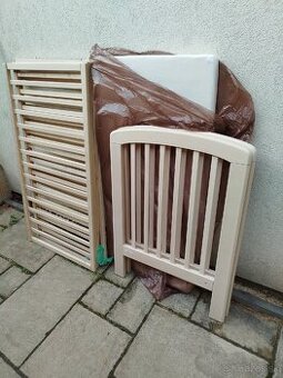 Predám detskú postieľku