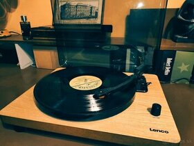 Gramofón Lenco LS50 + podlozka