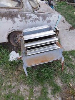 Teplovzdusny radiator