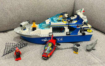 LEGO® City 60277 Policajná hliadková loď