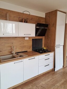 na predaj veľký 3-izb. byt v centre Šamorína.