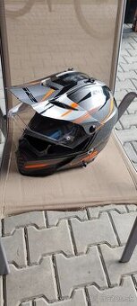 Prilba na motocykel