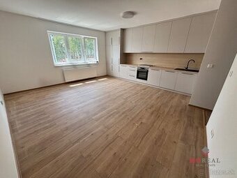 3 izbový byt   Topoľčany  s vlastným parkovacím miestom / PR